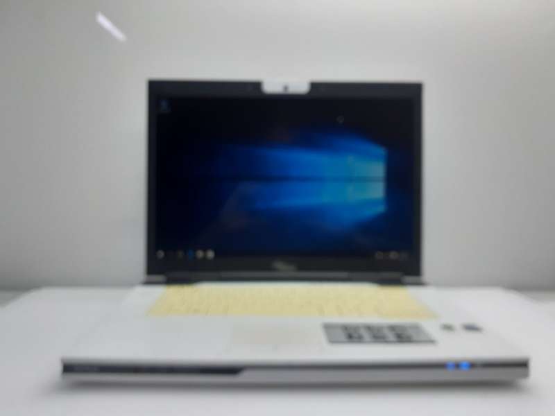 Fujitsu Amilo Pi 3525 2.0GHz 3GB RAM 160GB HDD Faulty Battery White