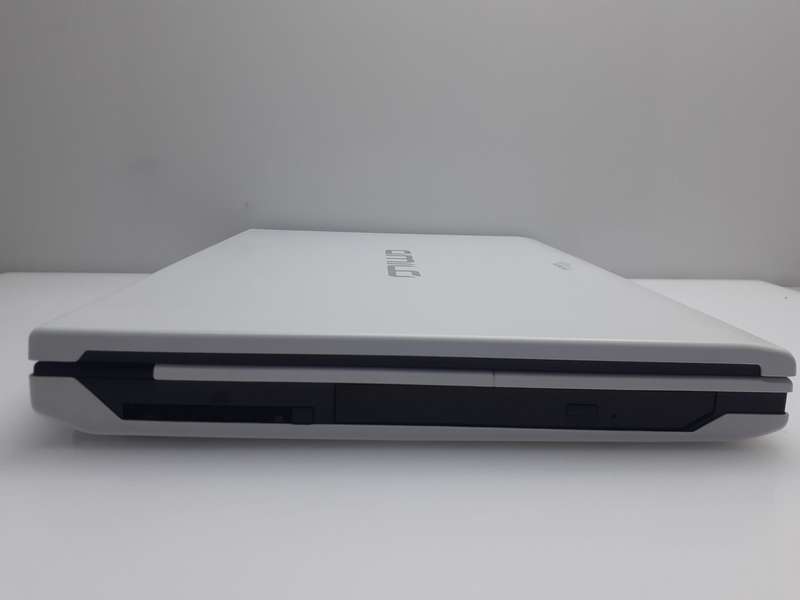 Fujitsu Amilo Pi 3525 2.0GHz 3GB RAM 160GB HDD Faulty Battery White