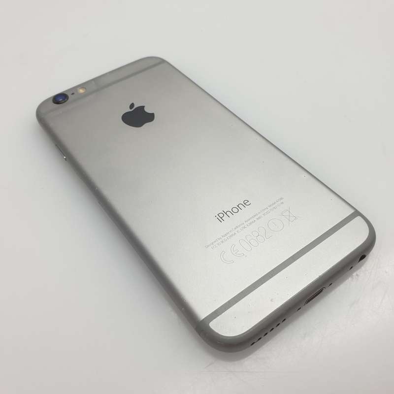 iPhone 6 16GB Minor Yellowing Silver + Screen Protector Bundle Value: R200