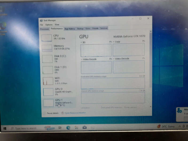 Dell AlienWare 15 R3 "Core i7" 2.8GHz 16GB RAM 1TB HDD And 128GB SSD Cracked Casing Black
