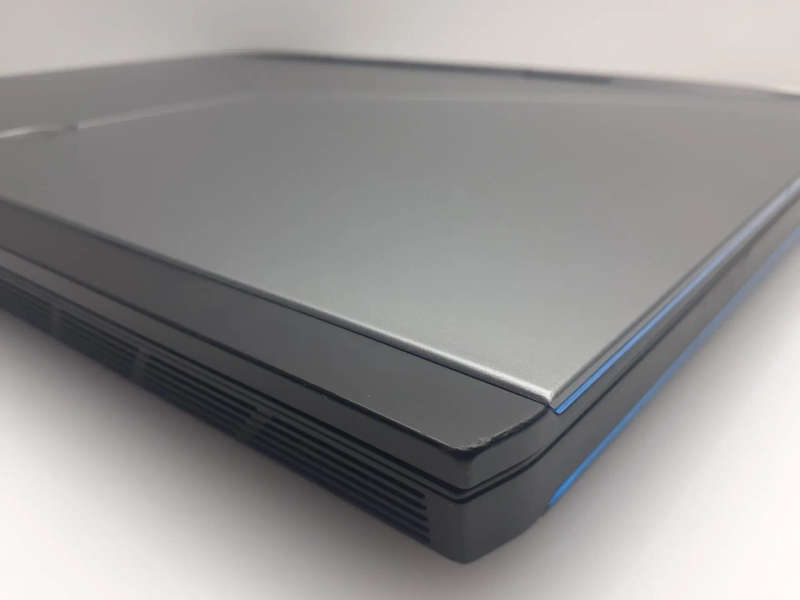 Dell AlienWare 15 R3 "Core i7" 2.8GHz 16GB RAM 1TB HDD And 128GB SSD Cracked Casing Black