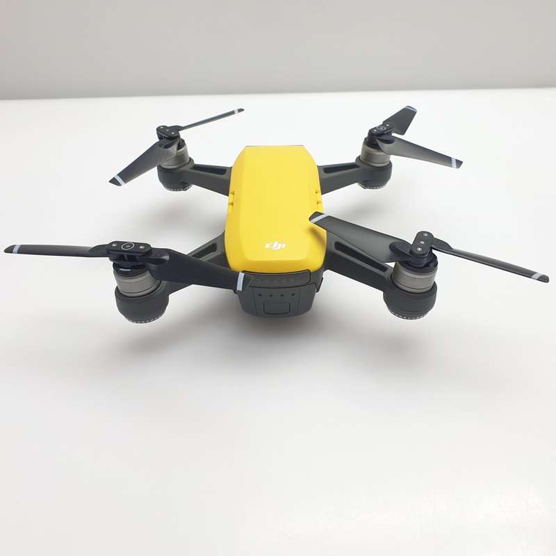 DJI Spark Sunrise Yellow (6 Month Warranty) + 1 Battery + Charger + Controller + 1 Doc + Carry Case