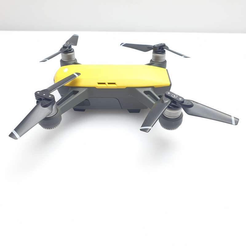 DJI Spark Sunrise Yellow (6 Month Warranty) + 1 Battery + Charger + Controller + 1 Doc + Carry Case