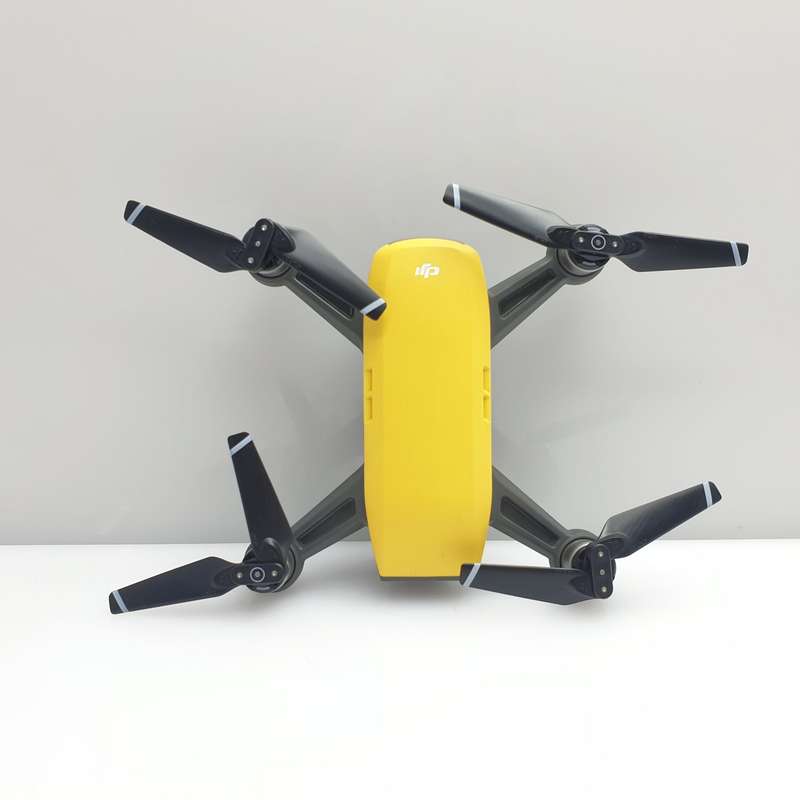 DJI Spark Sunrise Yellow (6 Month Warranty) + 1 Battery + Charger + Controller + 1 Doc + Carry Case