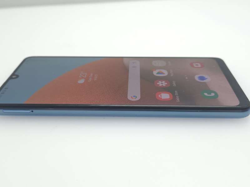 Samsung Galaxy A32 128GB Dual Sim Cracked Screen And Minor LCD Burn Awesome Blue