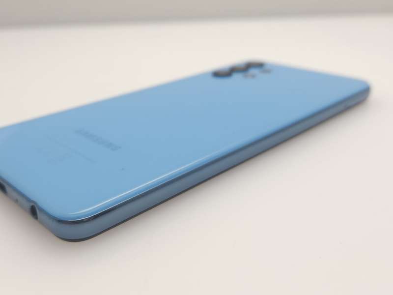 Samsung Galaxy A32 128GB Dual Sim Cracked Screen And Minor LCD Burn Awesome Blue