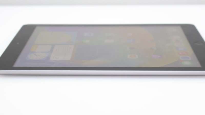 iPad 9.7" 5th Gen (Wi-Fi Only) 32GB Space Grey (3 Month Warranty) + Cover Bundle Value: R400
