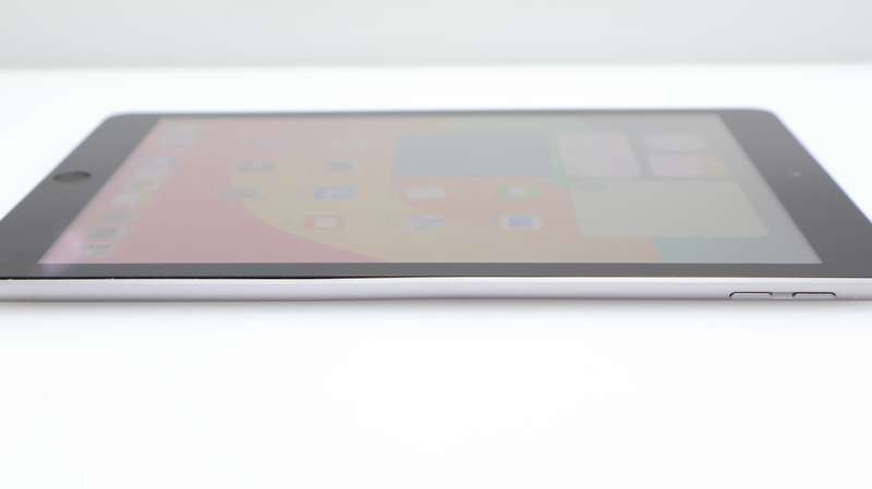 iPad 9.7" 6th Gen 32GB (Wi-Fii Only) Touch ID Not Working Space Gray