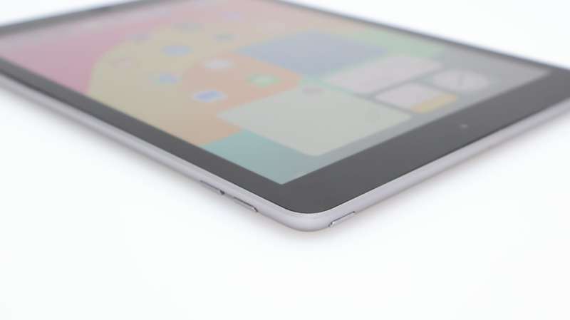 iPad 9.7" 6th Gen 32GB (Wi-Fii Only) Touch ID Not Working Space Gray