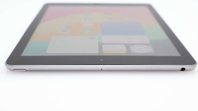 iPad 9.7" 6th Gen 32GB (Wi-Fii Only) Touch ID Not Working Space Gray