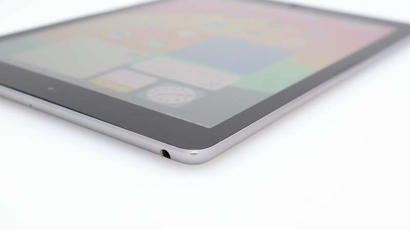 iPad 9.7" 6th Gen 32GB (Wi-Fii Only) Touch ID Not Working Space Gray