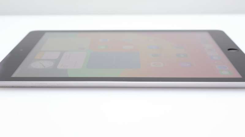 iPad 9.7" 6th Gen 32GB (Wi-Fii Only) Touch ID Not Working Space Gray