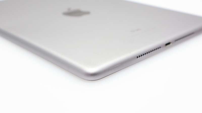 iPad 9.7" 6th Gen 32GB (Wi-Fii Only) Touch ID Not Working Space Gray