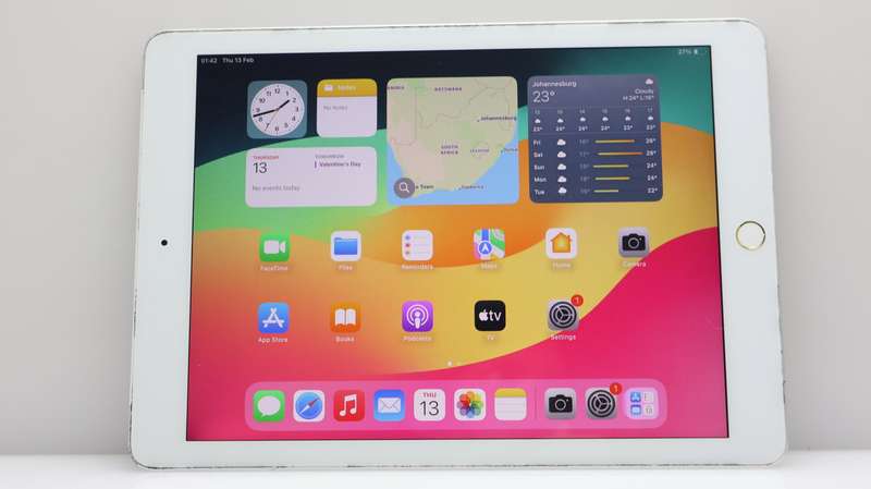 iPad 9.7" 6th Gen 128GB (Wi-Fi/ Cellular) Touch ID Not Working Silver