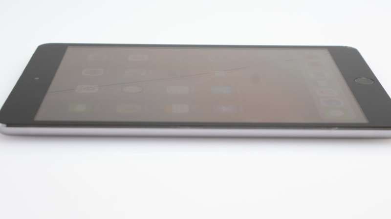 iPad Mini 3 (Wi-Fi/Cellular) 128GB Space Gray - Cracked Screen