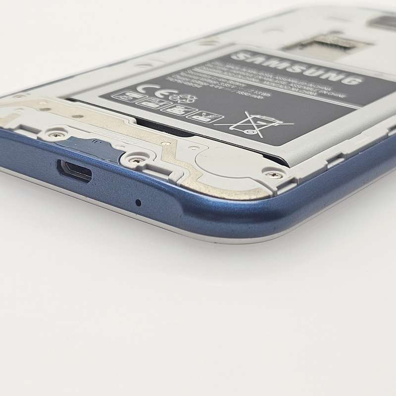 Samsung Galaxy J1 (2015) 4GB Wifi Only No Back Cover Blue