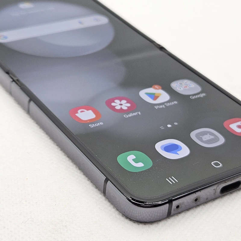 Samsung Galaxy Z Flip 5 256GB Graphite (6 Month Warranty)