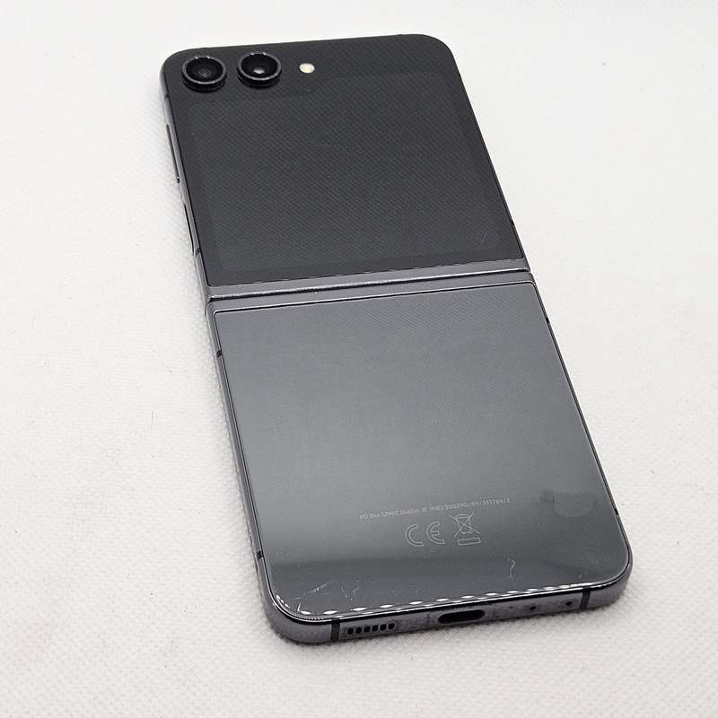 Samsung Galaxy Z Flip 5 256GB Graphite (6 Month Warranty)