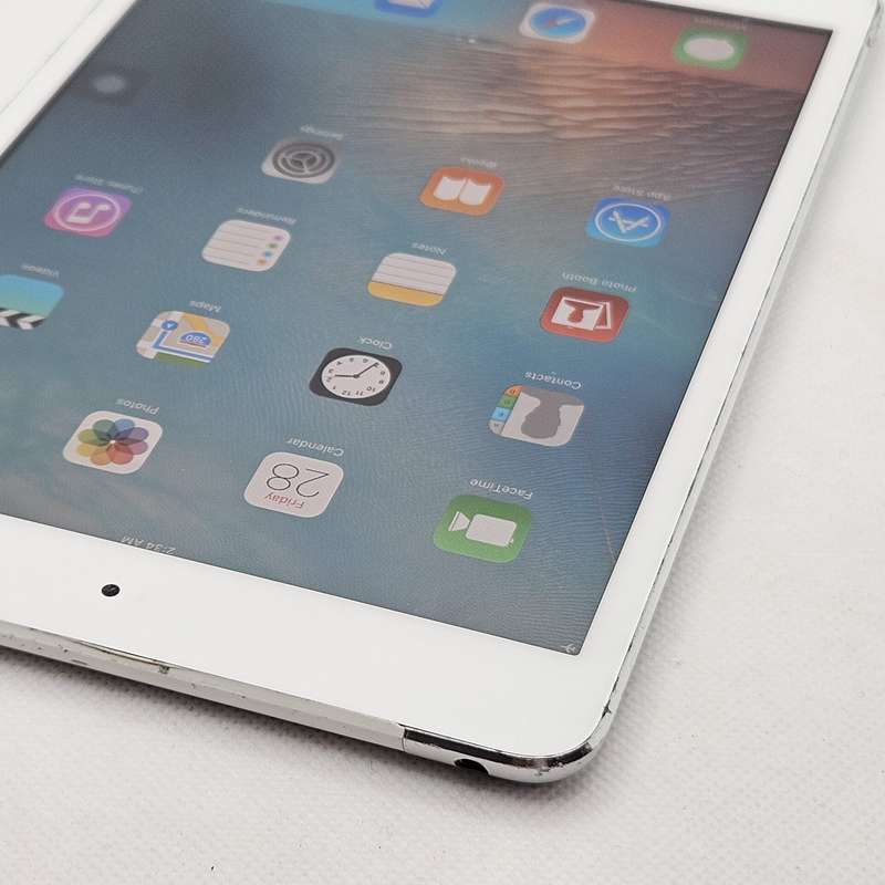 iPad Mini 1 32GB (Wifi/Cellular) Bright Spot And Home Button Not Working Silver