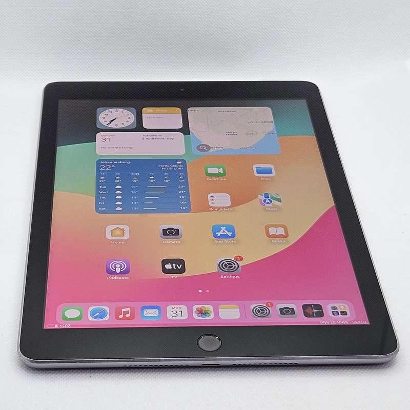iPad 9.7 6th Gen 128GB (Wi-Fi/ Cellular) Space Gray