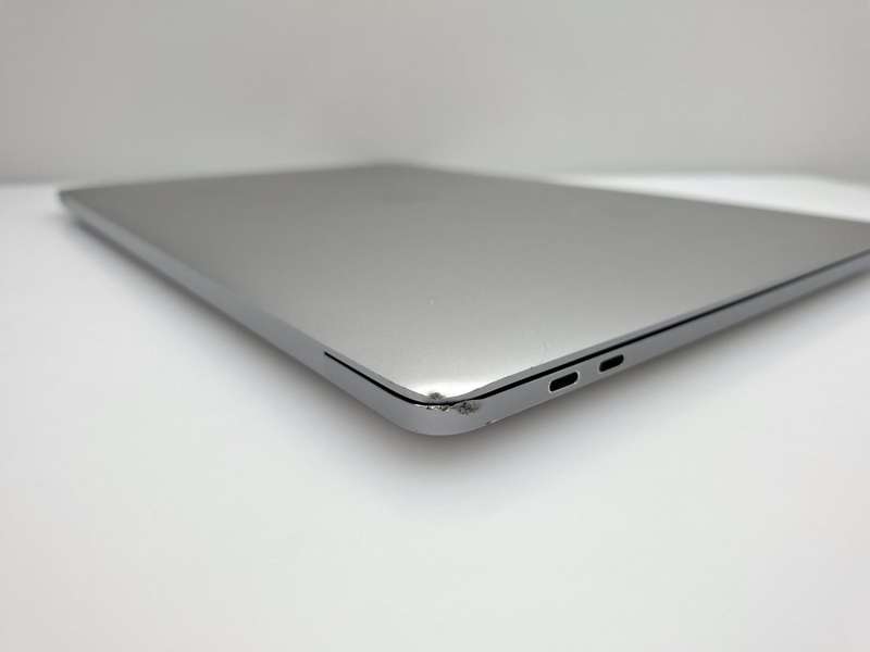 MacBook Pro 15-Inch "Core i7" 2.6GHz (Touch/Late2018) 16GB RAM 256GB SSD Bad Battery Space Grey (...