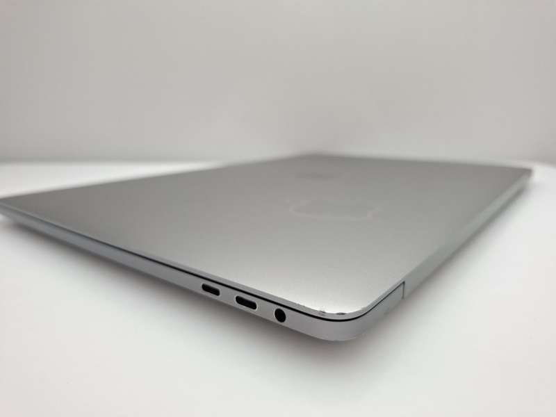 MacBook Pro 15-Inch "Core i7" 2.6GHz (Touch/Late2018) 16GB RAM 256GB SSD Bad Battery Space Grey (...