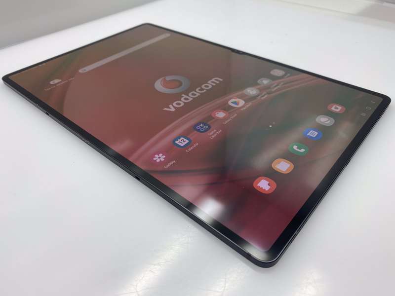 Samsung Galaxy Tab S8 Ultra 256GB (WiFi and Cellular) Graphite (12 Month Warranty) + Keyboard Cov...
