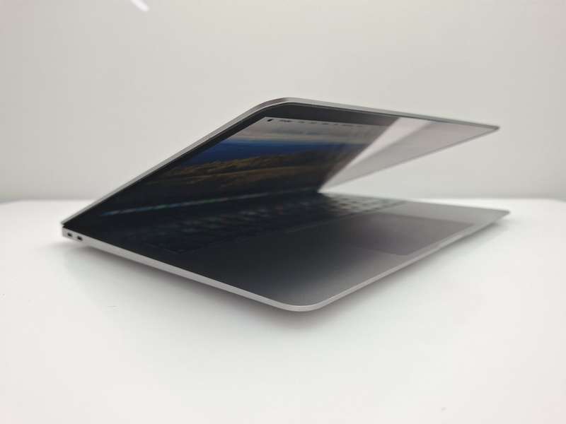 MacBook Air "Core i5" 13-Inch 1.6 GHz (2019) 8GB RAM 256GB SSD Space Gray Bright Spot + Cracked P...