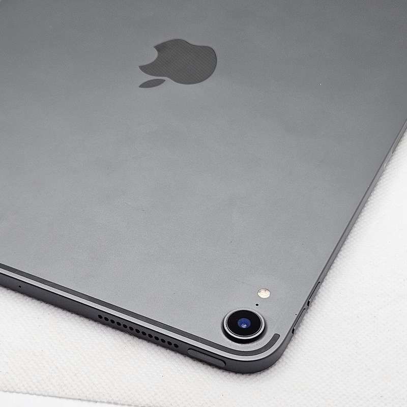 iPad Pro 11 1st Gen 256GB (WiFi Only) No Face ID And Bright Spots Space Gray (3 Month Warranty)
