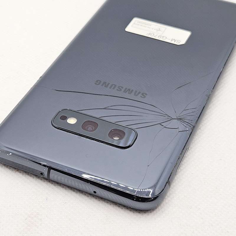 Samsung Galaxy S10e 128GB Cracked Casing Prism Black