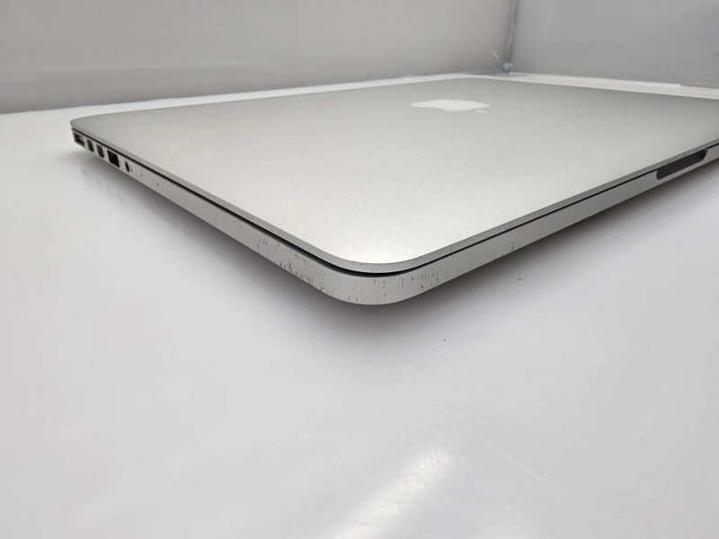 MacBook Pro 13-Inch (Mid 2014)  Core i5 | 8GB RAM | 256GB SSD | Silver | Minor LCD Burn