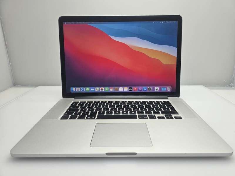 MacBook Pro "Core i7" 15-Inch 16GB RAM 256GB SSD (Mid 2015) Silver