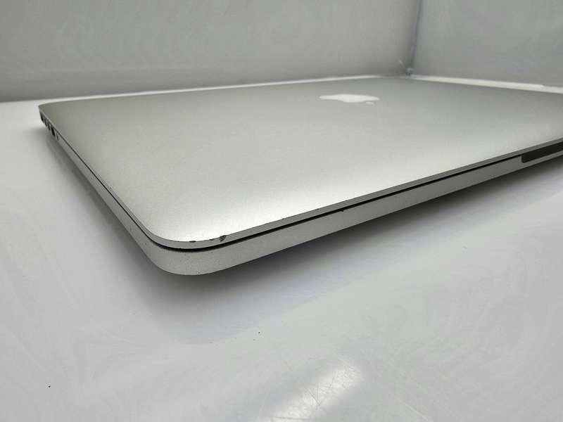 MacBook Pro "Core i7" 15-Inch 16GB RAM 256GB SSD (Mid 2015) Silver