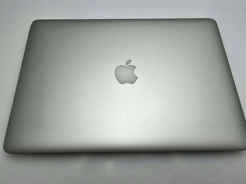 MacBook Pro "Core i7" 15-Inch 16GB RAM 256GB SSD (Mid 2015) Silver