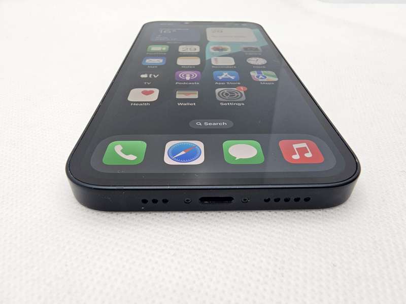 iPhone 13 128GB Midnight No Face ID (6 Month Warranty) + Screen Protector Bundle Value: R200