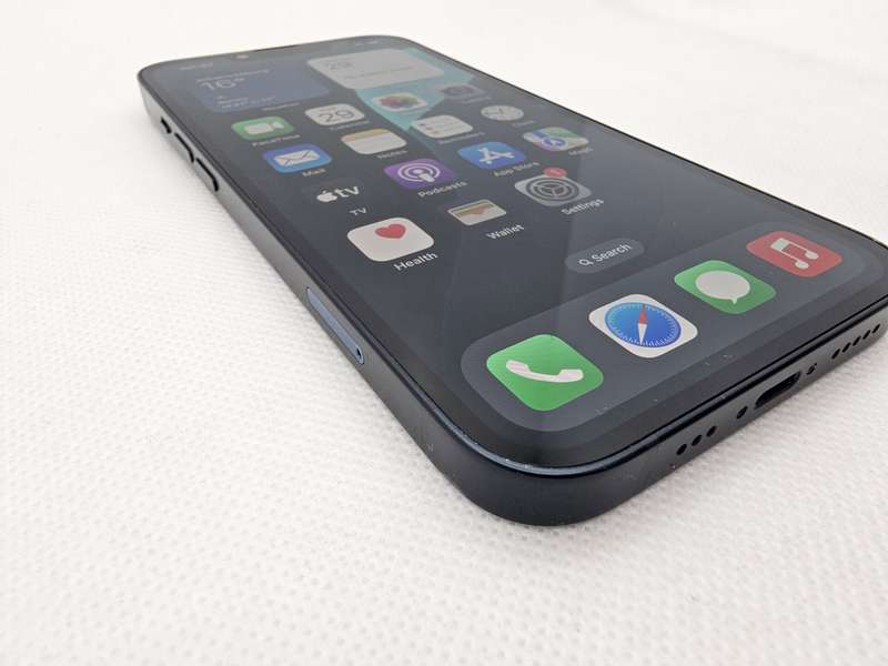 iPhone 13 128GB Midnight No Face ID (6 Month Warranty) + Screen Protector Bundle Value: R200