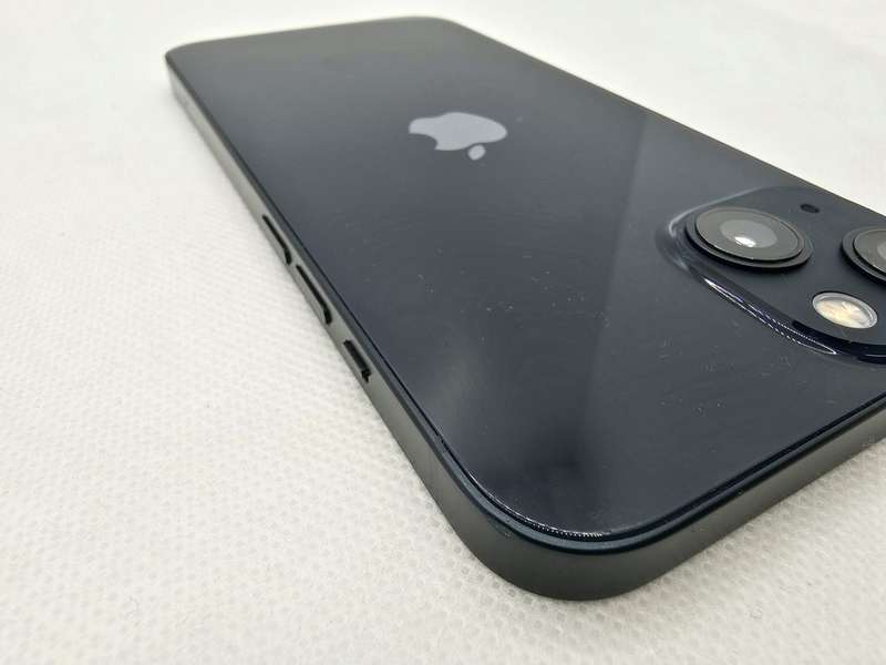 iPhone 13 128GB Midnight No Face ID (6 Month Warranty) + Screen Protector Bundle Value: R200