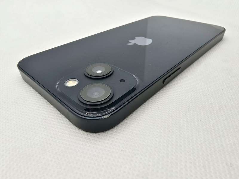 iPhone 13 128GB Midnight No Face ID (6 Month Warranty) + Screen Protector Bundle Value: R200