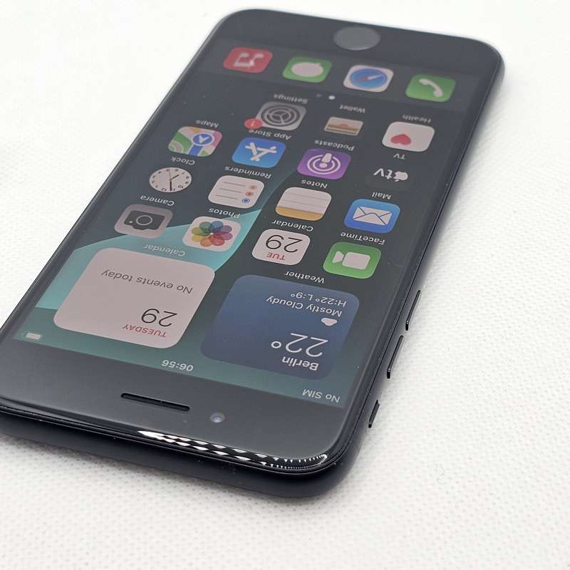 iPhone SE 2020 64GB Black (3 Month Warranty)