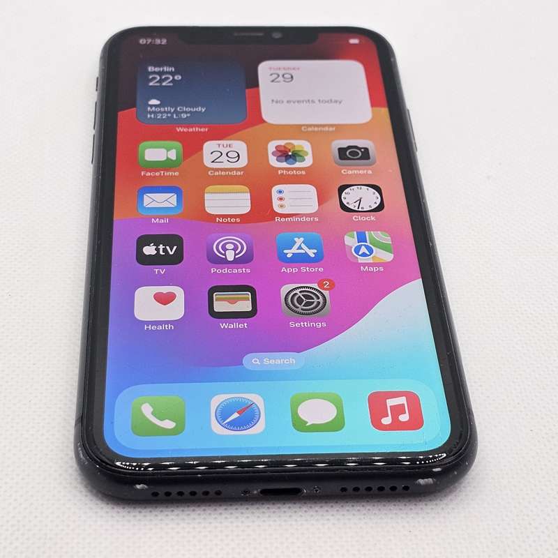 iPhone 11 64GB Black (6 Month Warranty)