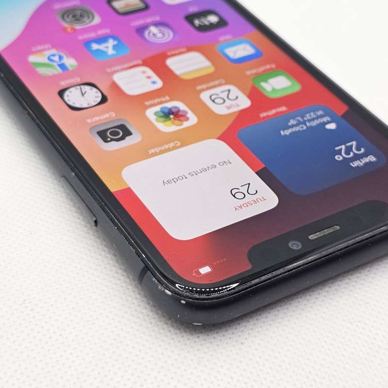 iPhone 11 64GB Black (6 Month Warranty)