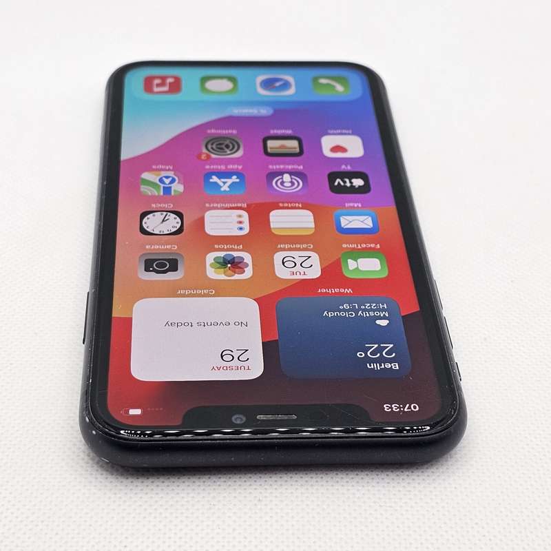 iPhone 11 64GB Black (6 Month Warranty)