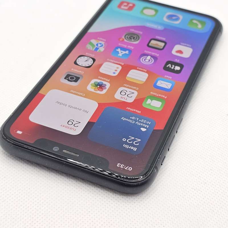 iPhone 11 64GB Black (6 Month Warranty)
