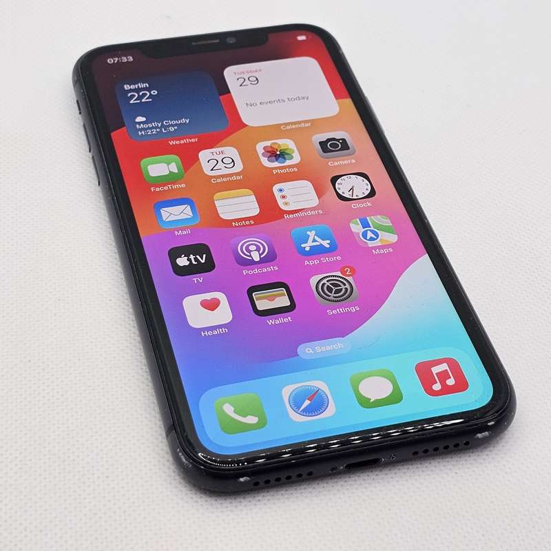 iPhone 11 64GB Black (6 Month Warranty)