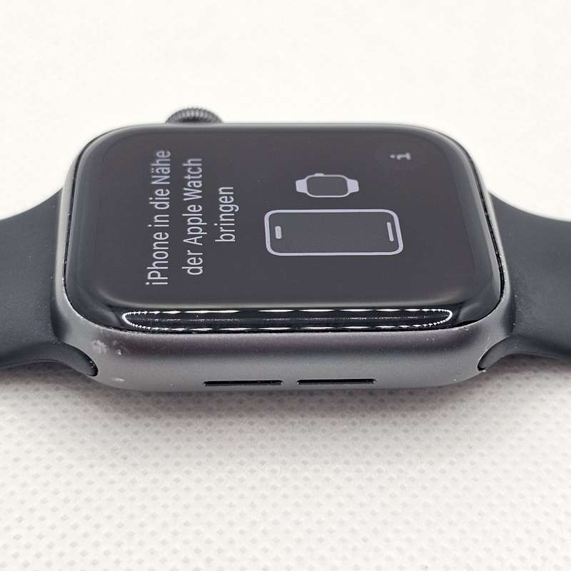 Apple Watch Series 4 44mm GPS Only Space Gray (3 Month Warranty)