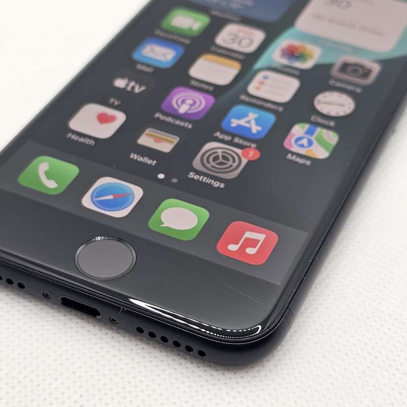 iPhone SE 2020 64GB Black (3 Month Warranty)