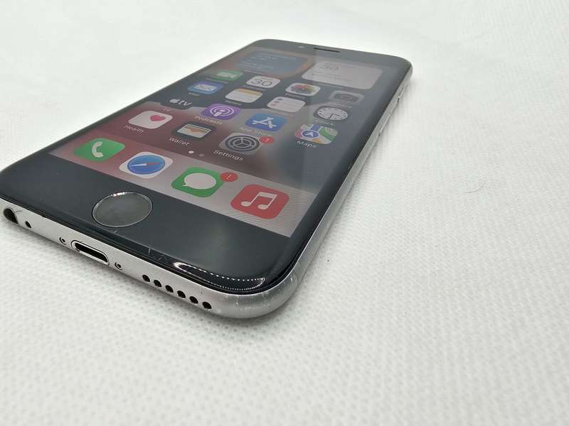 iPhone 6s 32GB Bright Spots Space Grey
