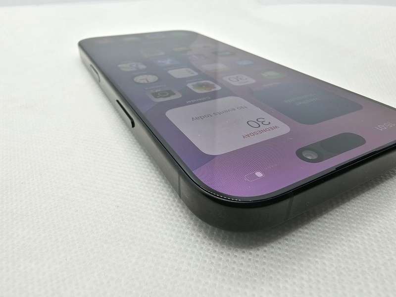 iPhone 16 Pro 128GB Black (12 Month Warranty) - Mint Condition