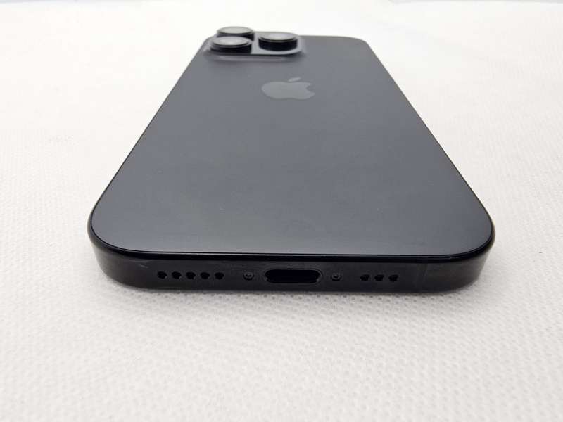 iPhone 16 Pro 128GB Black (12 Month Warranty) - Mint Condition