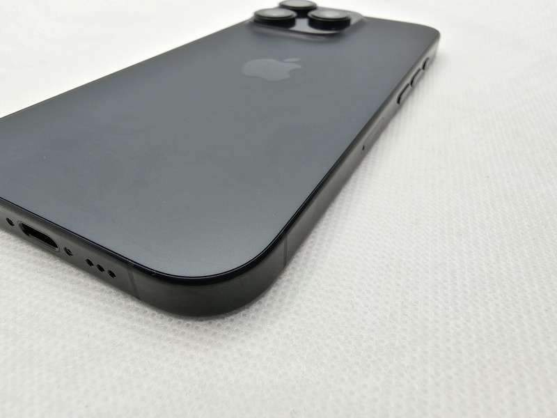 iPhone 16 Pro 128GB Black (12 Month Warranty) - Mint Condition